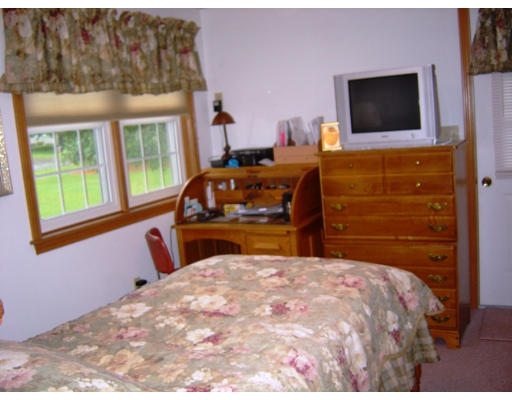 27 Knollwood Road Dudley, MA 01571 - Photo 20 of 23 Gallery Image 20