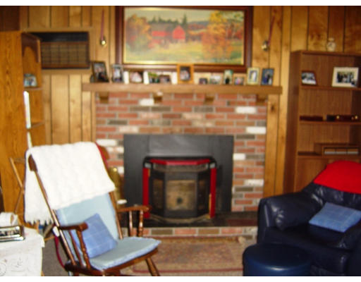 27 Knollwood Road Dudley, MA 01571 - Photo 9 of 23 Gallery Image 9