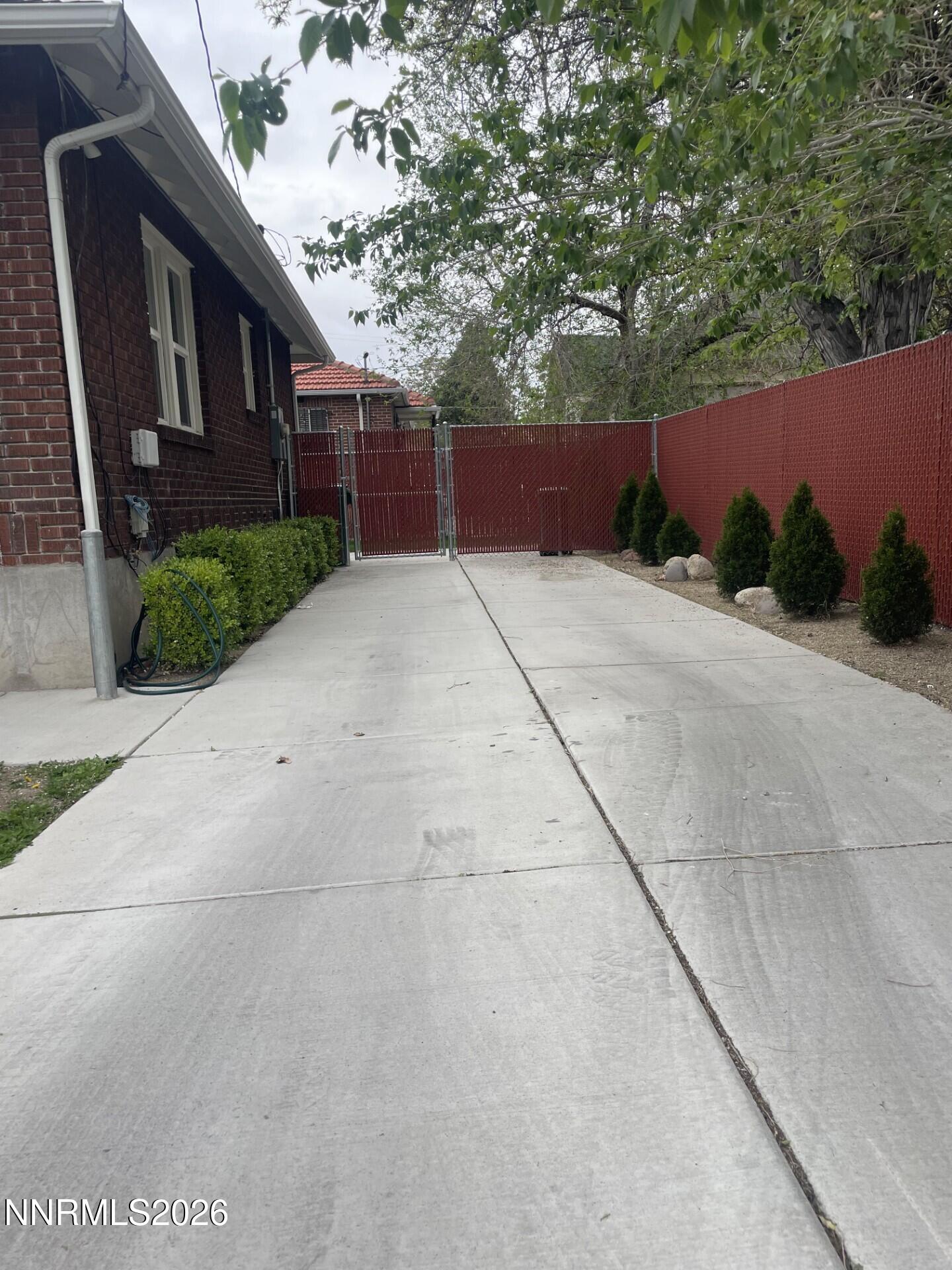125 Malone Lane Reno, NV 89502 - Photo 13 of 14 Malone Driveway
