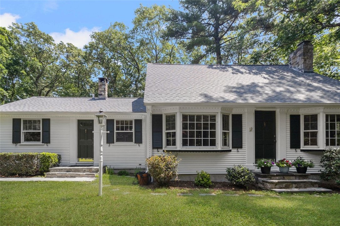 15 Williams Road Smithfield, RI 02917 - Photo 3 of 38
