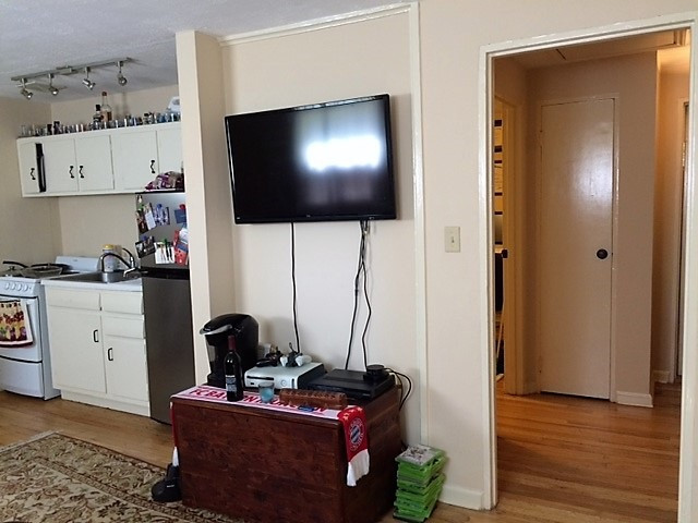 979 St Marys Street, Unit 6 Raleigh, NC 27605 - Photo 5 of 10 Photo 5