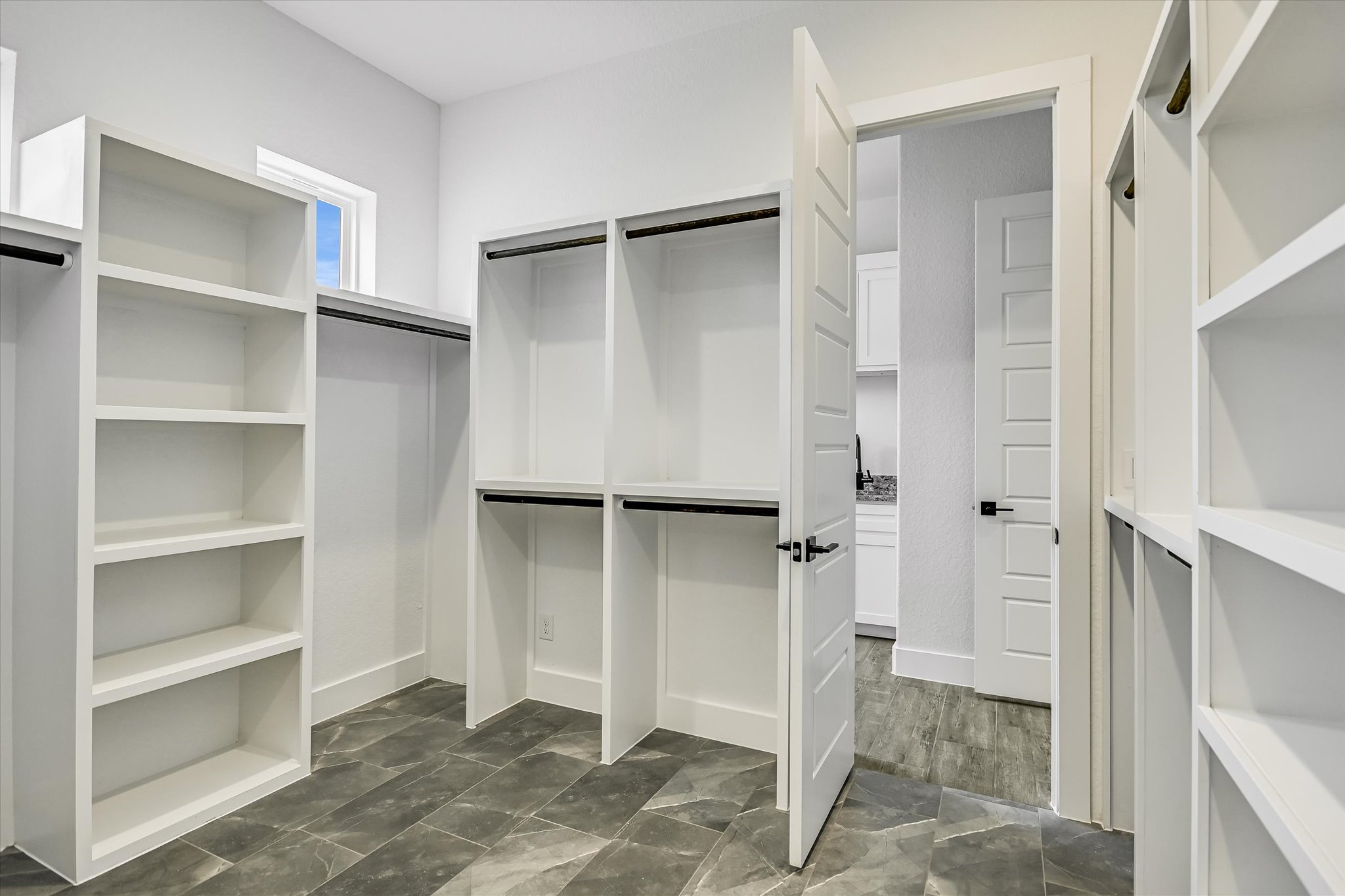 32 Peace Pipe Wimberley, TX 78676 - Photo 15 of 20 View of walk in closet