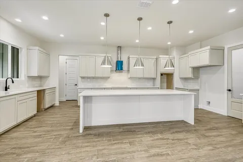 $837,000 | 32 Peace Pipe, Wimberley, TX 78676