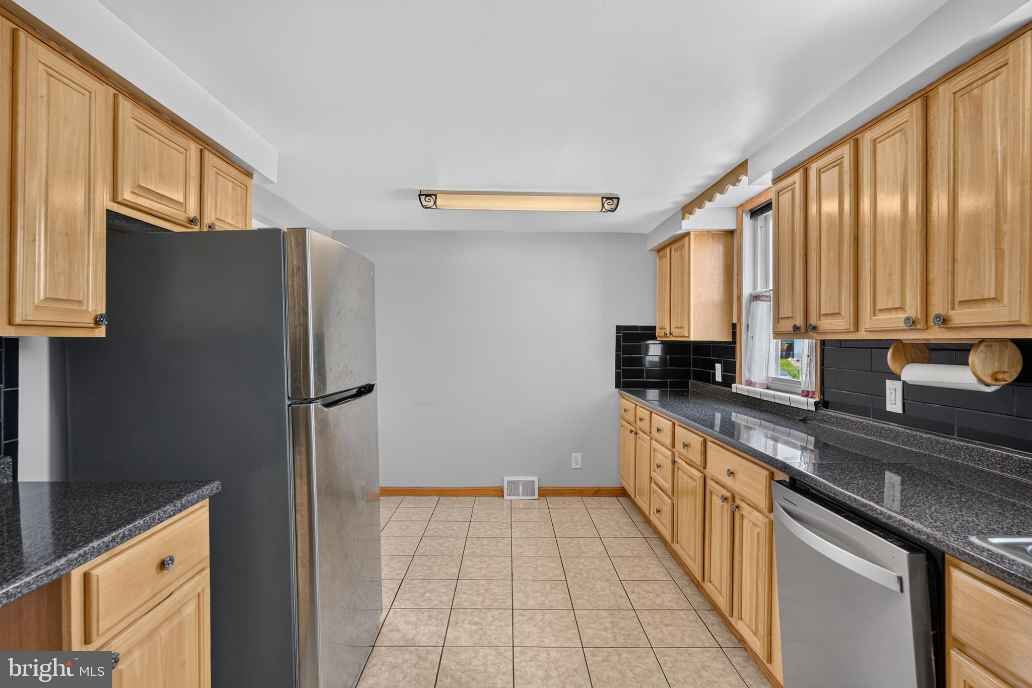 1100 Surrey Road Philadelphia, PA 19115 - Photo 10 of 31 Kitchen