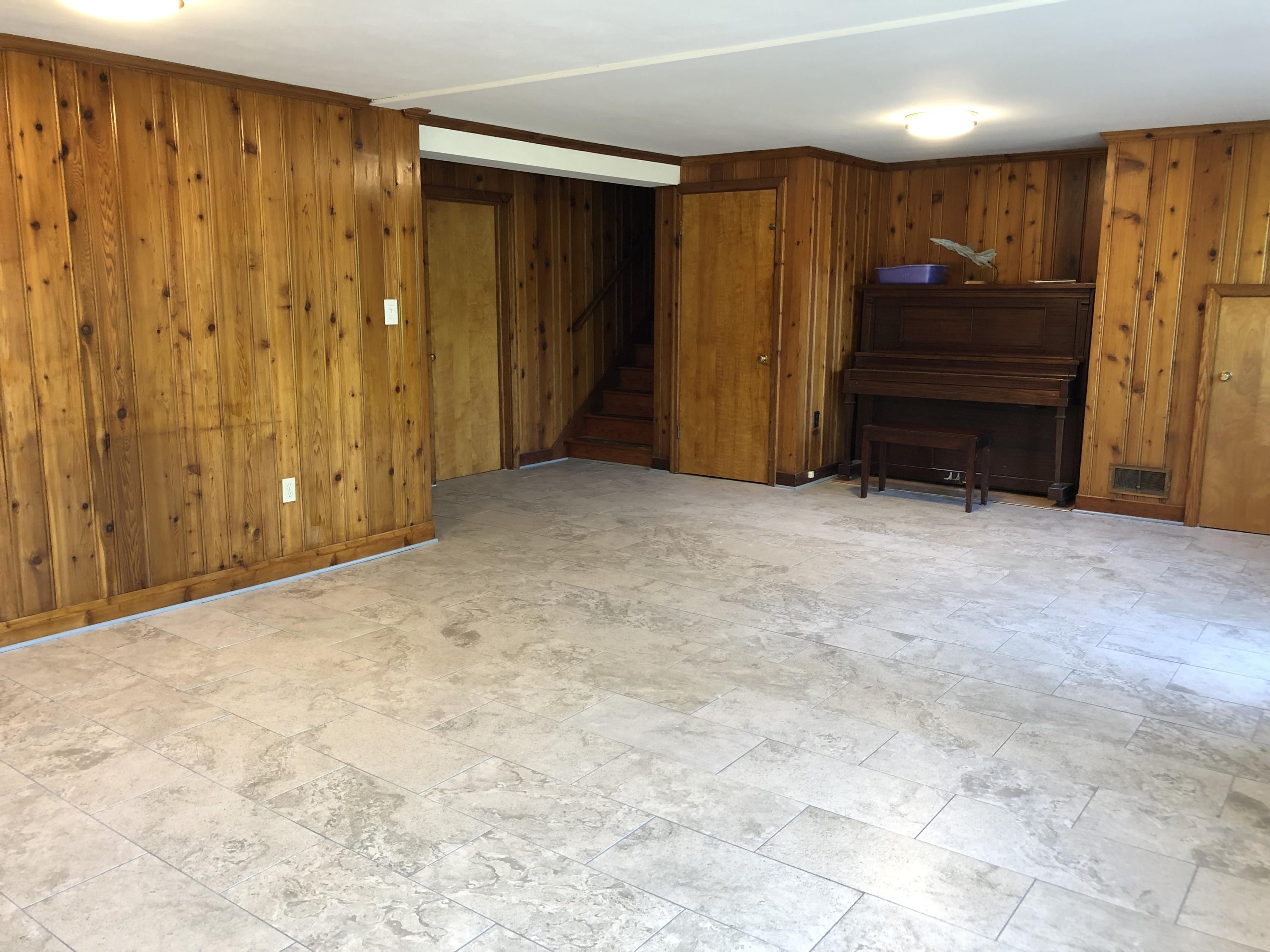 3274 Rasmont Road Roanoke, VA 24018 - Photo 26 of 34 Tongue-in-groove;piano stays