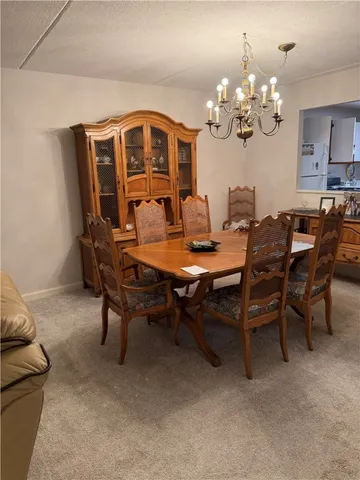 $2,000 | 650 East Greenwich Avenue, Unit 207, West Warwick, RI 02893