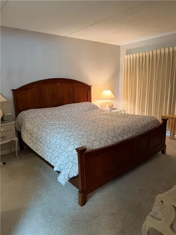 $2,000 | 650 East Greenwich Avenue, Unit 207, West Warwick, RI 02893