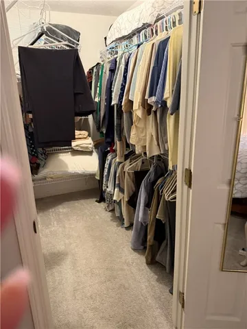 $2,000 | 650 East Greenwich Avenue, Unit 207, West Warwick, RI 02893