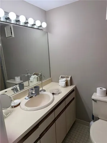 $2,000 | 650 East Greenwich Avenue, Unit 207, West Warwick, RI 02893