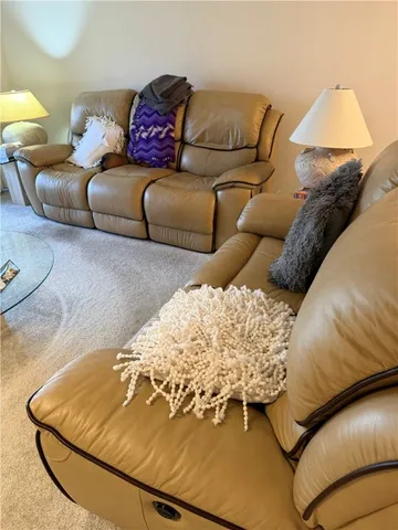 $2,000 | 650 East Greenwich Avenue, Unit 207, West Warwick, RI 02893