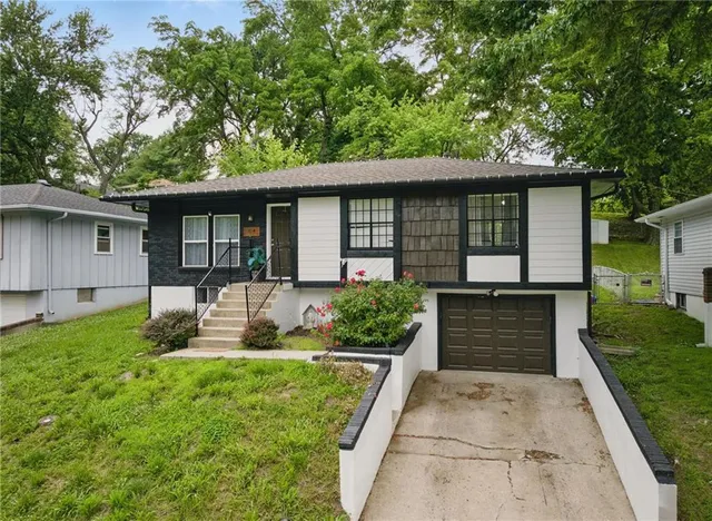 $173,000 | 314 North Forest Avenue, Sugar Creek, MO 64054