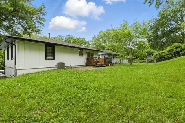 $173,000 | 314 North Forest Avenue, Sugar Creek, MO 64054