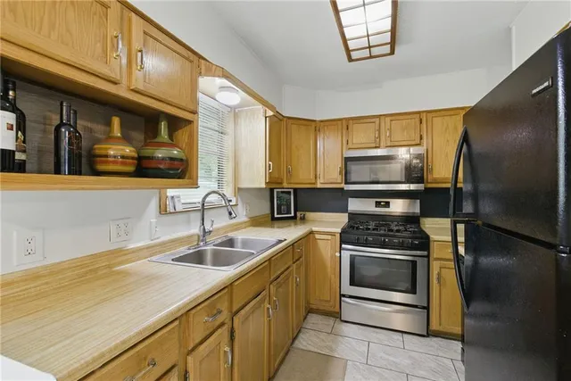 $173,000 | 314 North Forest Avenue, Sugar Creek, MO 64054