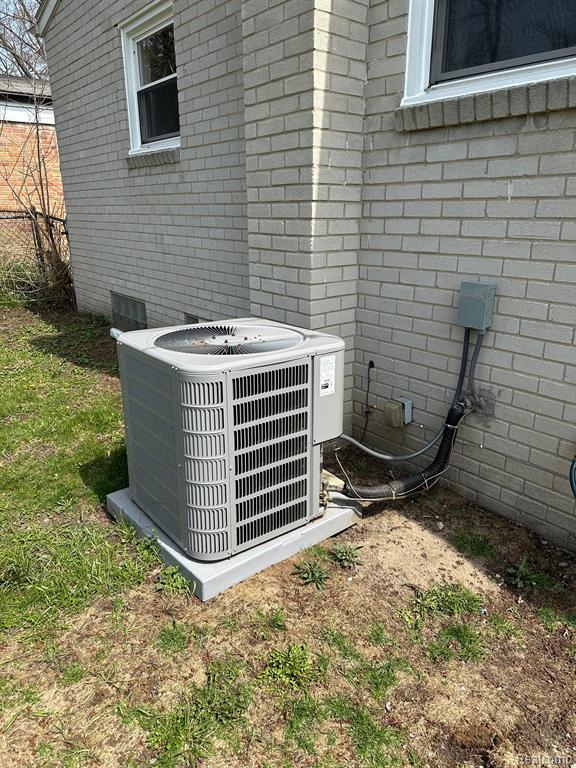 19175 Inkster Road Livonia, MI 48152 - Photo 8 of 49