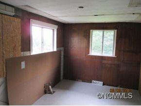33 Pea Ridge Road Mill Spring, NC 28756 - Photo 5 of 8