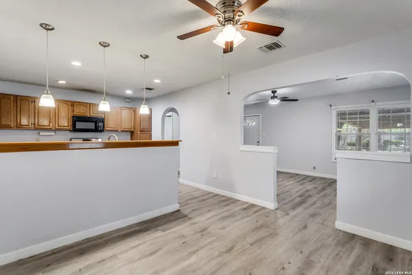 $1,695 | 347 West Hermine Boulevard, San Antonio, TX 78212