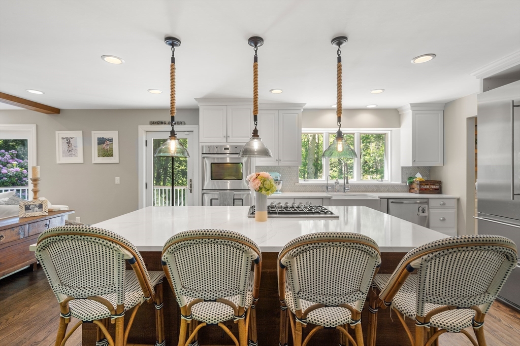 7 Loading Place Road Manchester, MA 01944 - Photo 7 of 32