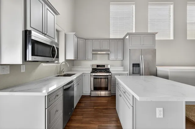 $1,200,000 | 14275 North Neeley Road, Lodi, CA 95242