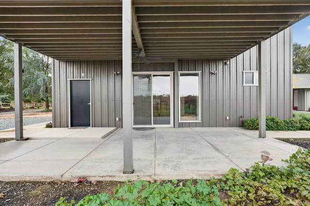 $1,200,000 | 14275 North Neeley Road, Lodi, CA 95242