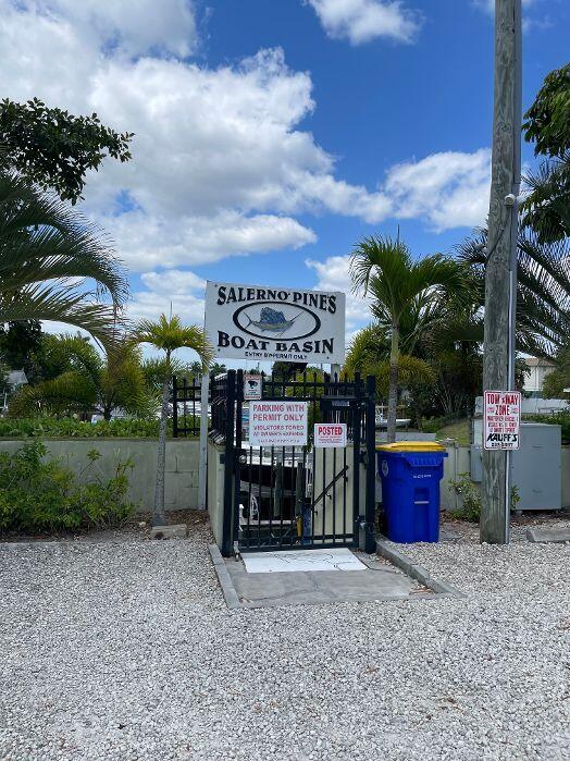 4564 Southeast Robertson Road Stuart, FL 34997 - Photo 1 of 5 Gate
