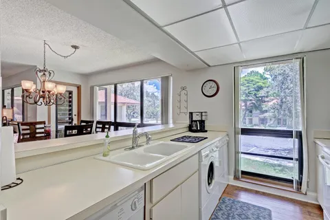 $389,000 | 130 Bracken Wood Road, Palm Beach Gardens, FL 33418