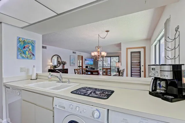 $389,000 | 130 Bracken Wood Road, Palm Beach Gardens, FL 33418