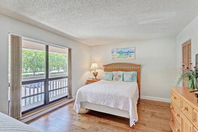 $389,000 | 130 Bracken Wood Road, Palm Beach Gardens, FL 33418