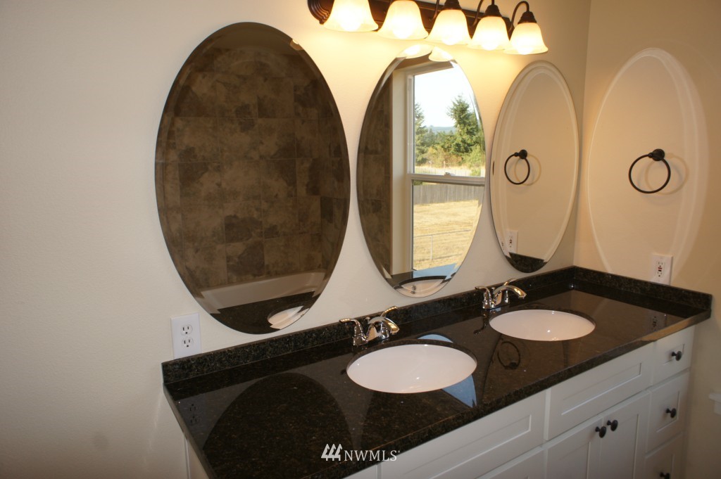 9212 Applegate Loop Southwest Rochester, WA 98579 - Photo 4 of 16