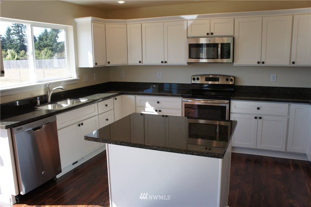 9212 Applegate Loop Southwest Rochester, WA 98579 - Photo 8 of 16
