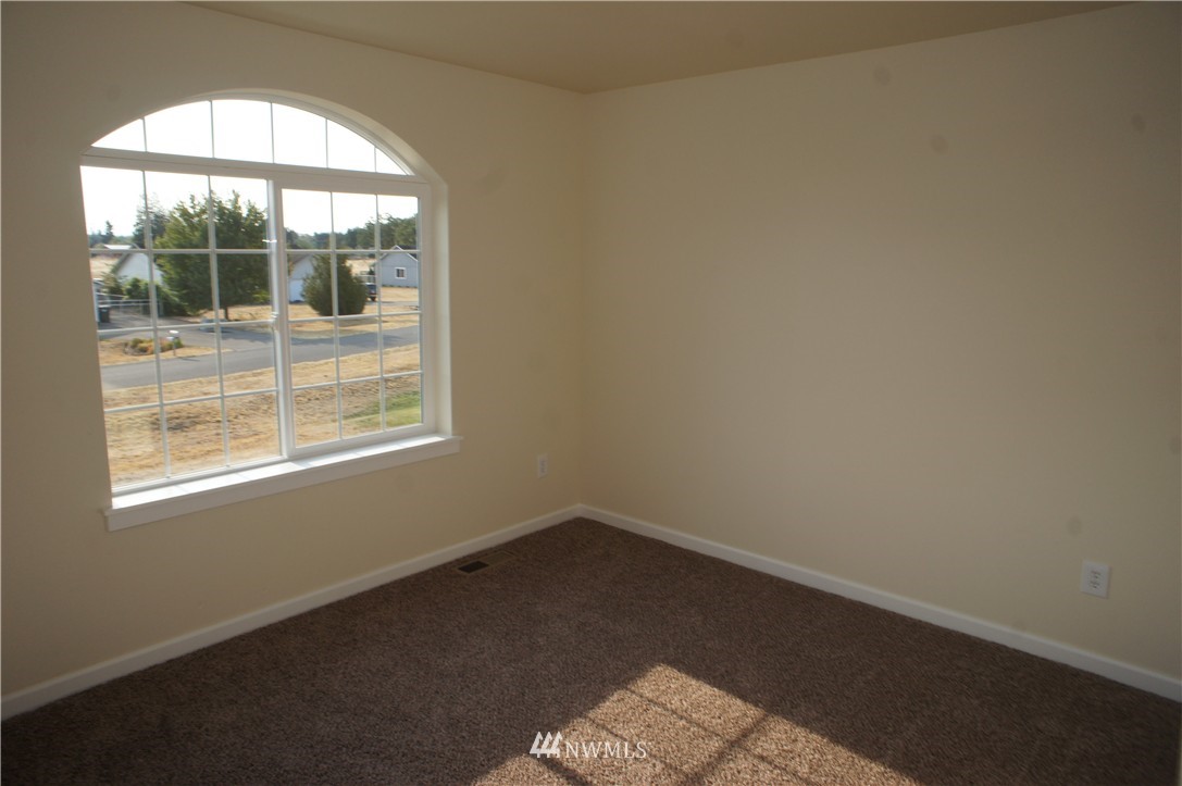 9212 Applegate Loop Southwest Rochester, WA 98579 - Photo 9 of 16