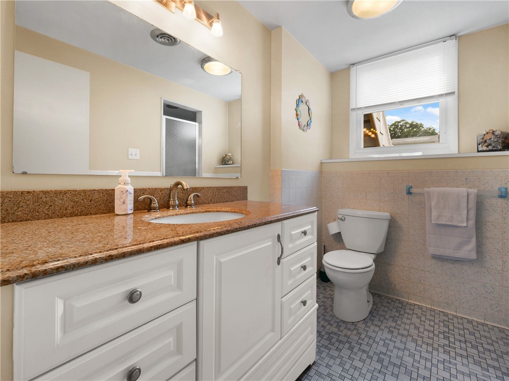 111 West Blue Ridge Road Cranston, RI 02920 - Photo 22 of 31