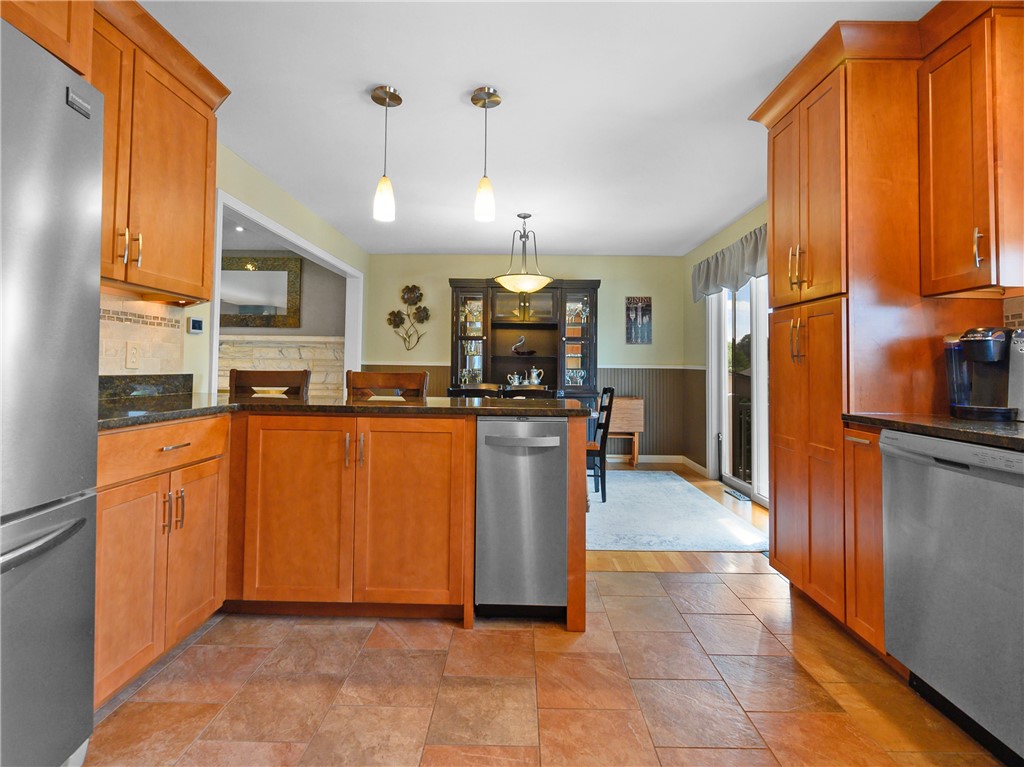 111 West Blue Ridge Road Cranston, RI 02920 - Photo 5 of 31