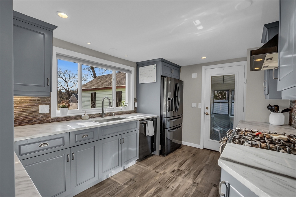 5 Arbor Road North Chelmsford, MA 01863 - Photo 4 of 30 Gallery Image 4
