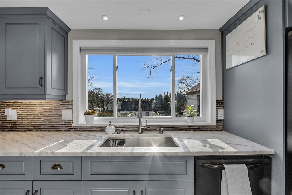 5 Arbor Road North Chelmsford, MA 01863 - Photo 6 of 30 Gallery Image 6