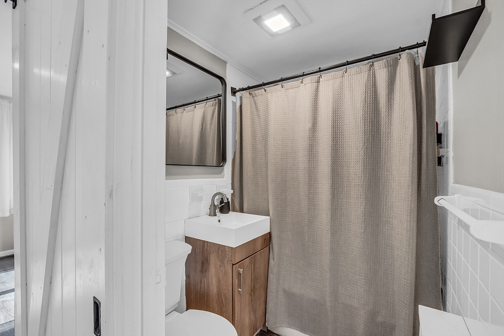 5 Arbor Road North Chelmsford, MA 01863 - Photo 10 of 30 Gallery Image 10