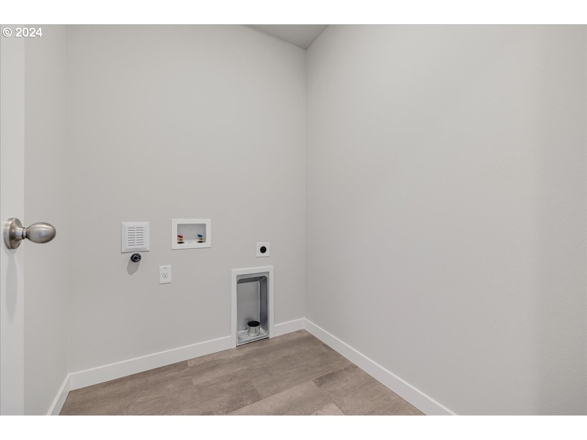 1485 North Chehalis Lane Newberg, OR 97132 - Photo 34 of 38 a view of an empty room