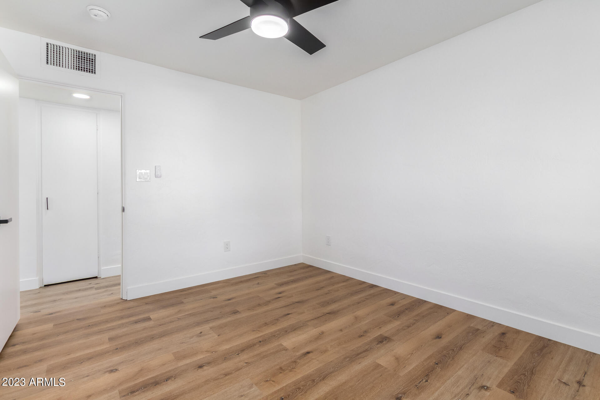 219 West Ruth Avenue Phoenix, AZ 85021 - Photo 16 of 23 Bedroom