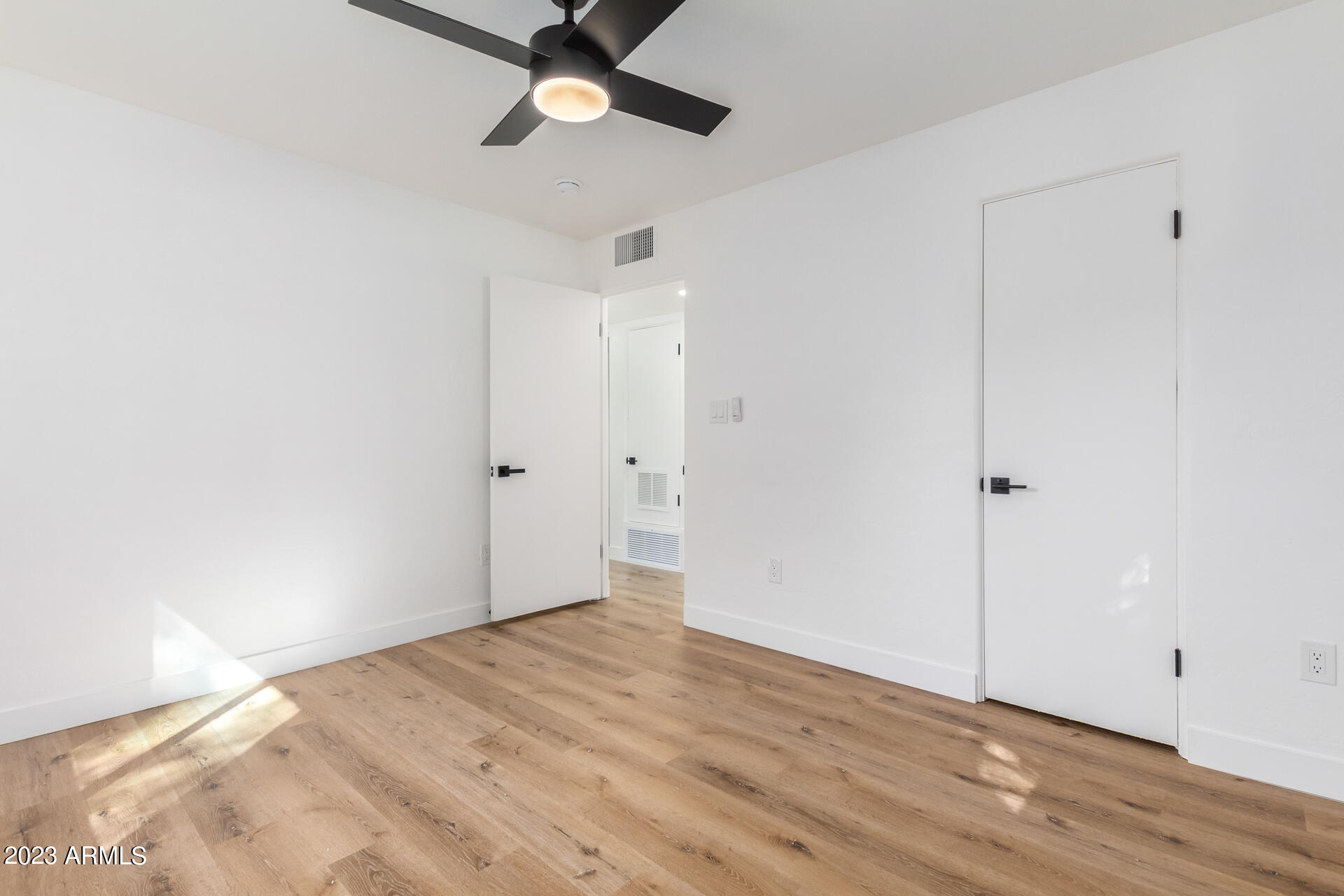 219 West Ruth Avenue Phoenix, AZ 85021 - Photo 18 of 23 Bedroom