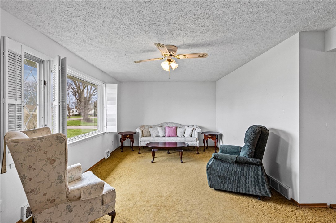 561 Gillett Road Ogden, NY 14559 - Photo 7 of 38