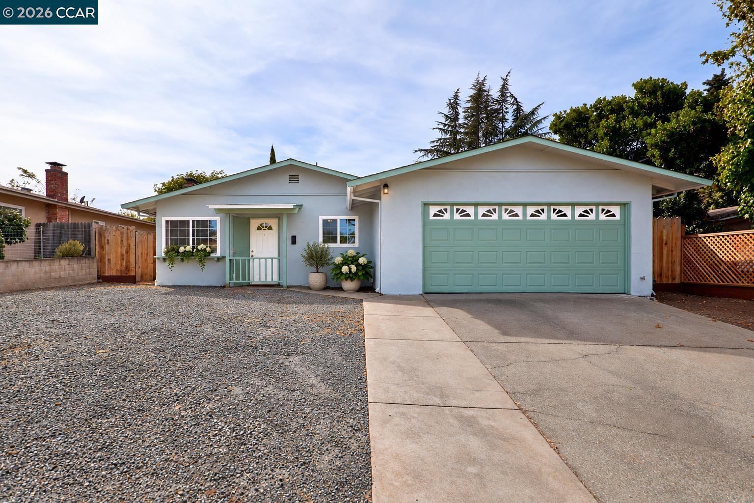 31 Riverside Court Bay Point, CA 94565 - Photo 2 of 27 Gallery Image 2