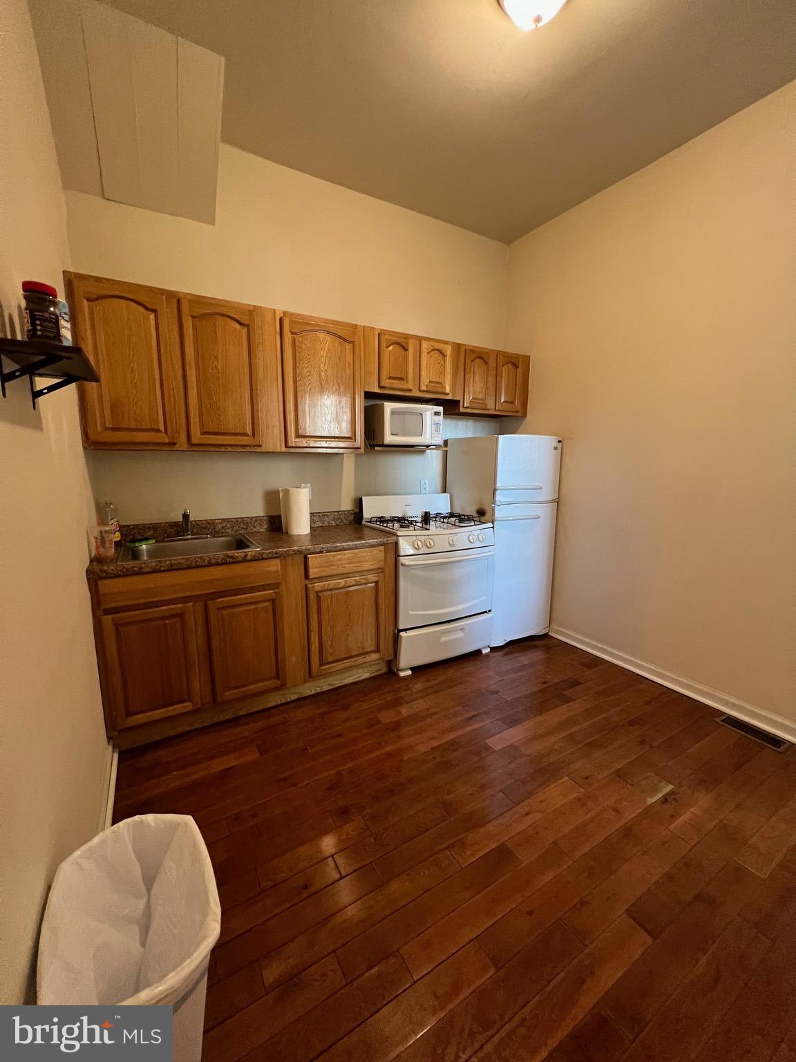 2005 North 16th Street, Unit 3B Philadelphia, PA 19121 - Photo 2 of 13