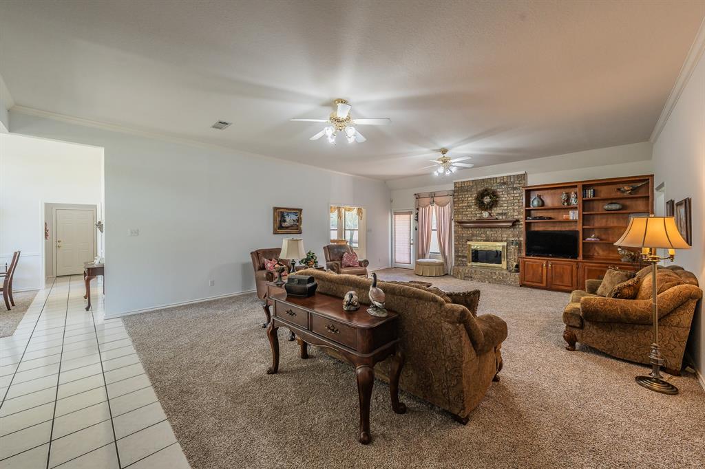 2305 Floyd Hampton Road Crowley, TX 76036 - Photo 7 of 40