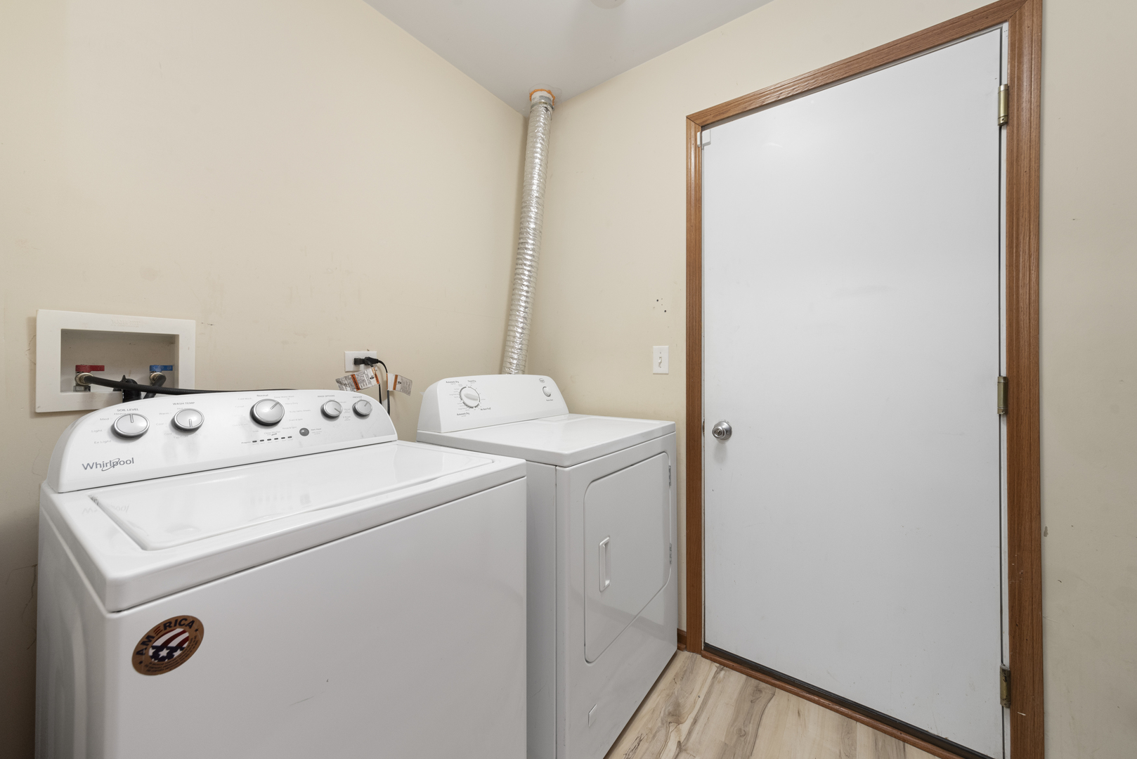 278 South Oak Creek Lane Romeoville, IL 60446 - Photo 14 of 16 a utility room with dryer and washer