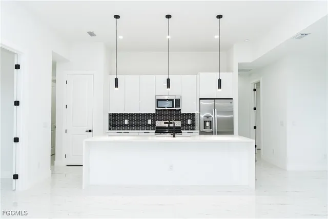 $2,500 | 903 Northeast 23rd Street, Cape Coral, FL 33909