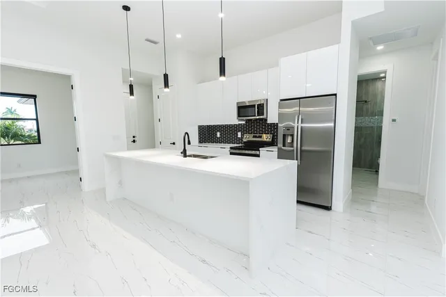 $2,500 | 903 Northeast 23rd Street, Cape Coral, FL 33909