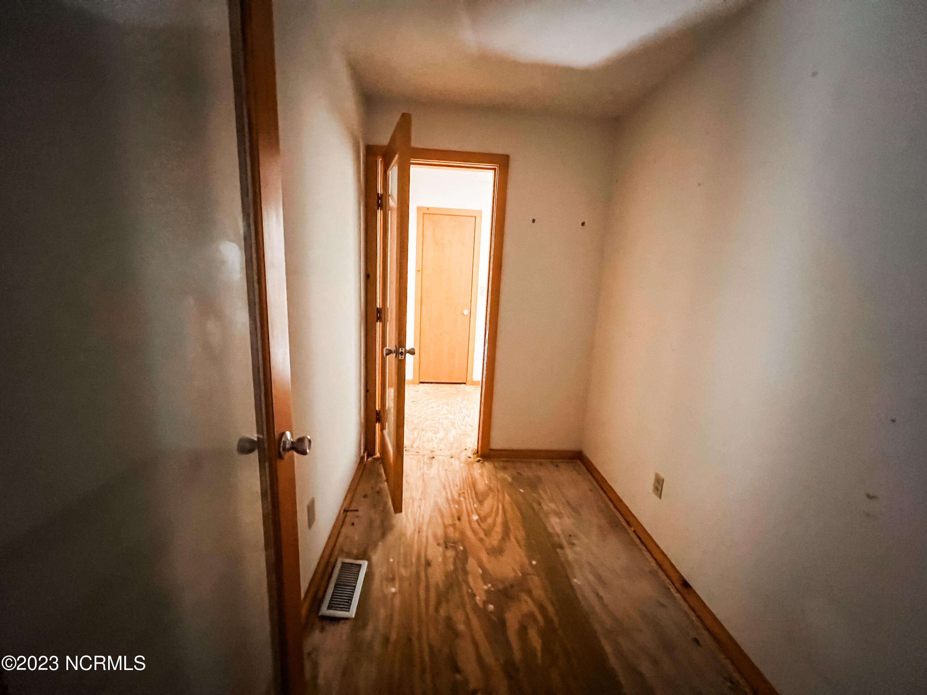 109 Atkinson Point Road Surf City, NC 28445 - Photo 10 of 38 70570A85-E3CC-47B9-8530-02771995C760