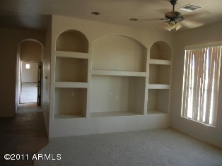 1084 North Acacia Road Apache Junction, AZ 85119 - Photo 3 of 20 living room