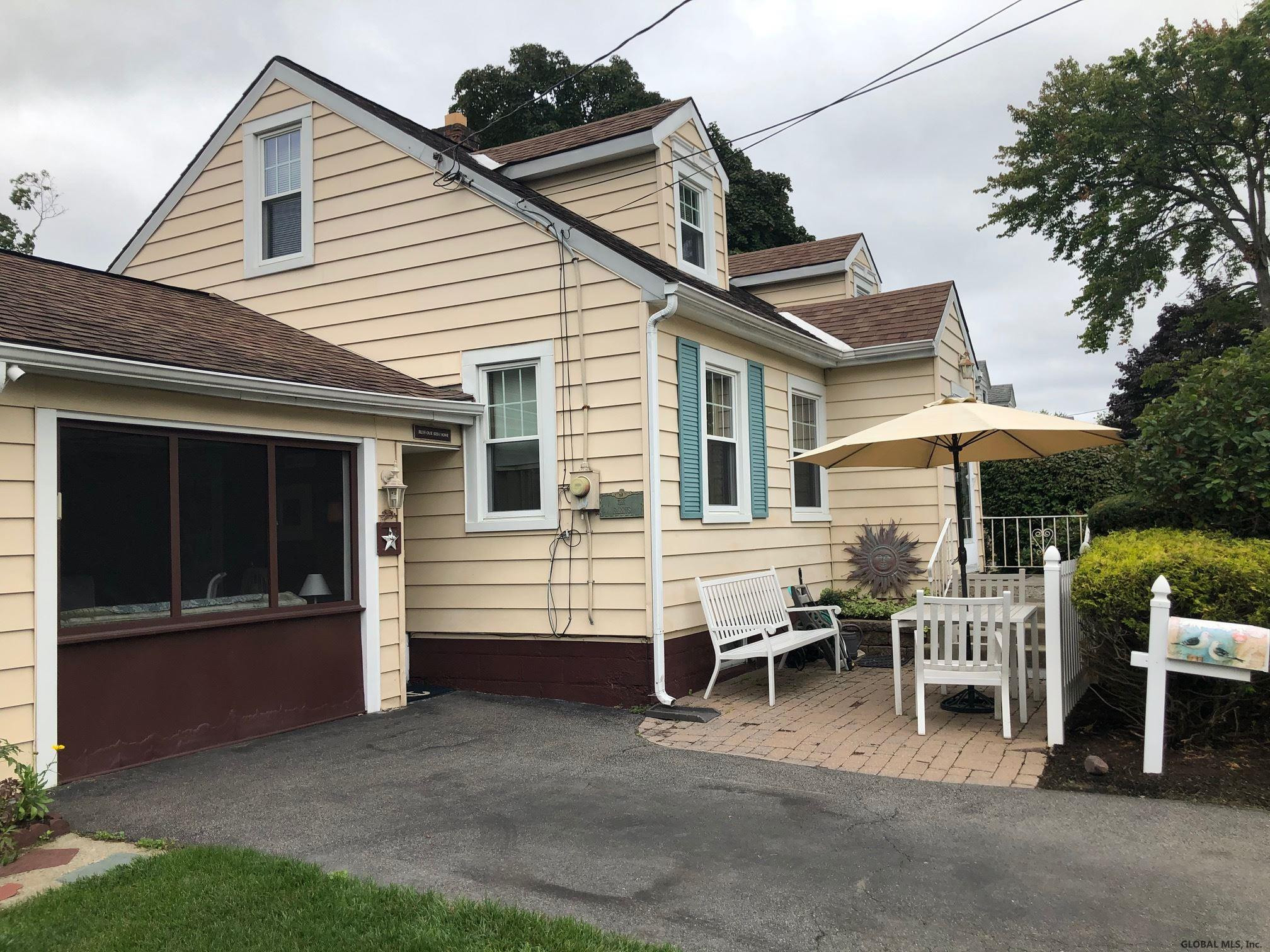 2027 Cardiff Road Rotterdam, NY 12303 - Photo 3 of 41 Photo 3