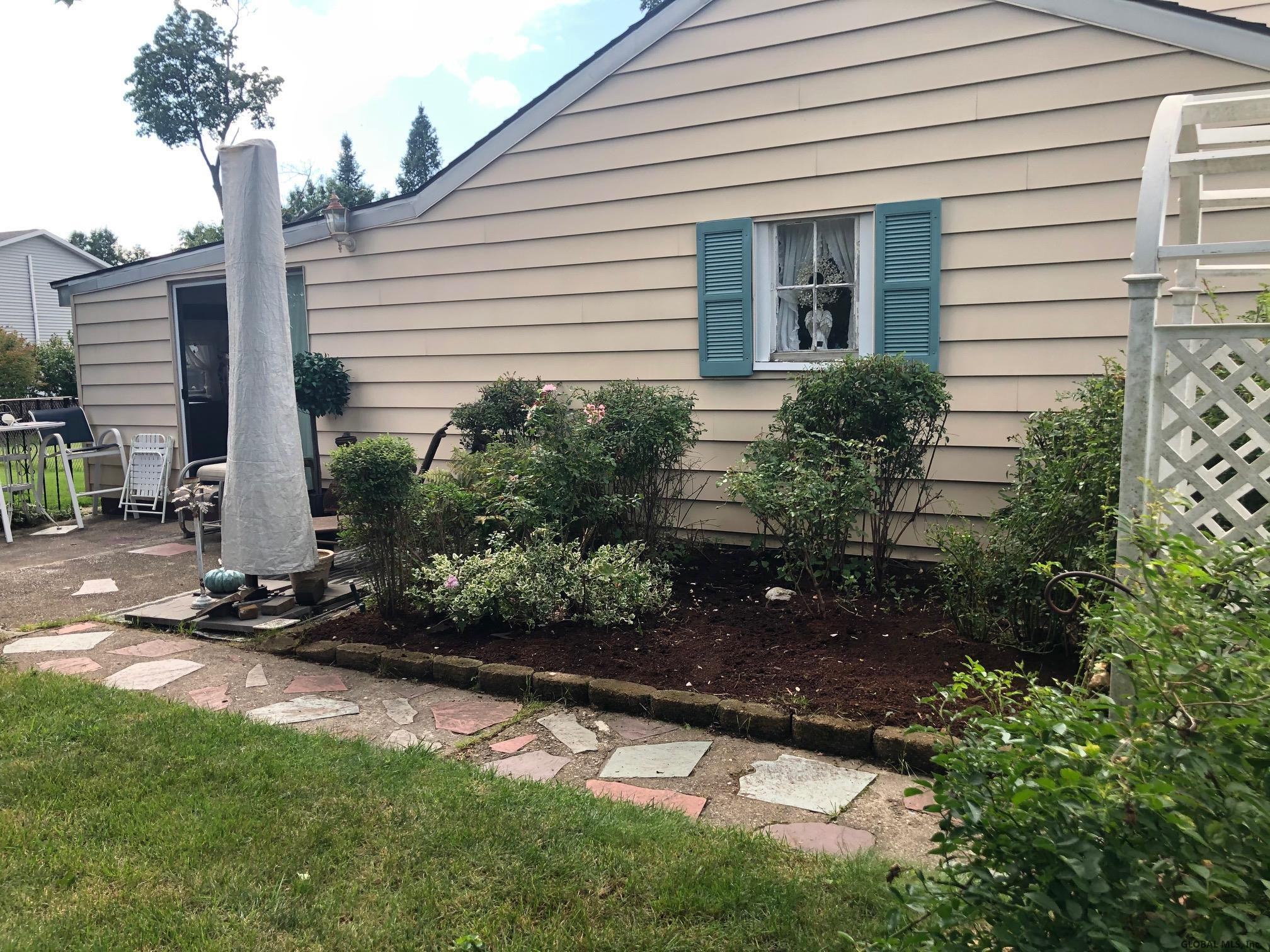 2027 Cardiff Road Rotterdam, NY 12303 - Photo 31 of 41 Photo 31