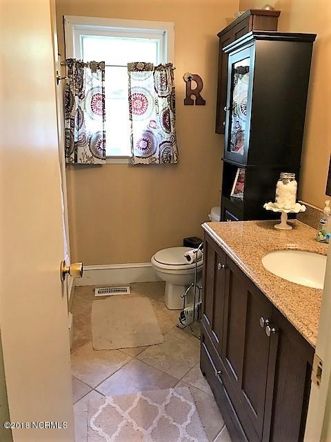 659 Suggs Road Tarboro, NC 27886 - Photo 11 of 24 659 Suggs Rd bath